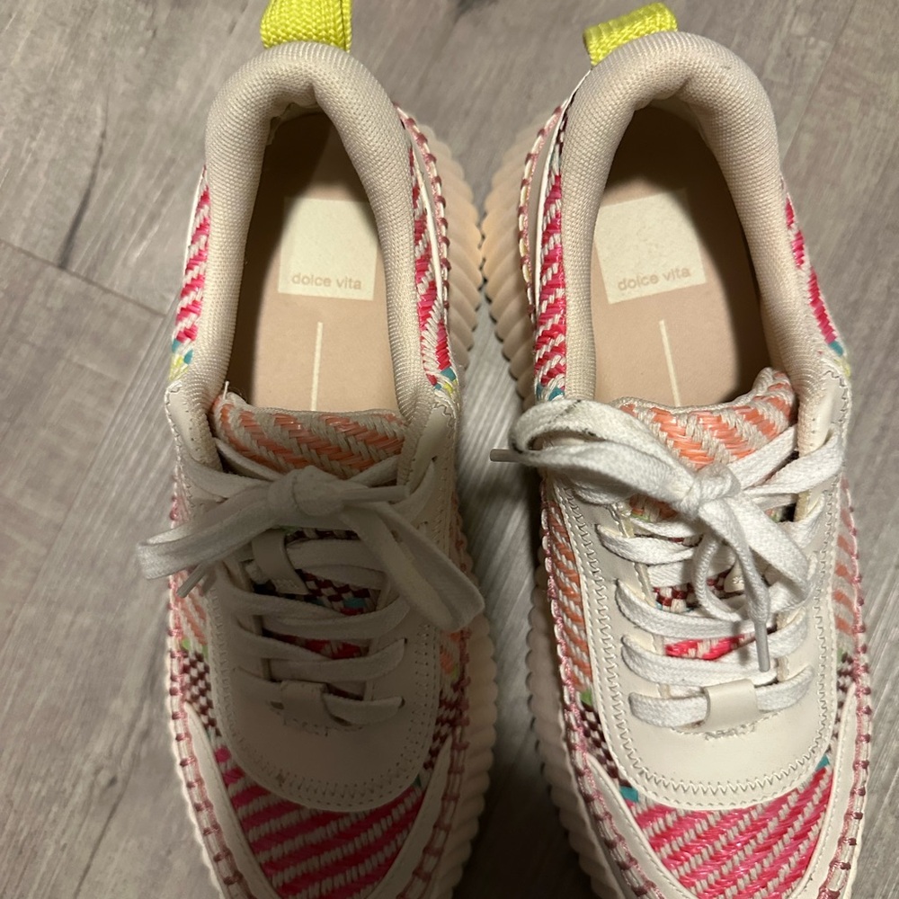 Dolce Vita Women's Pink and Cream Sneakers new no tags